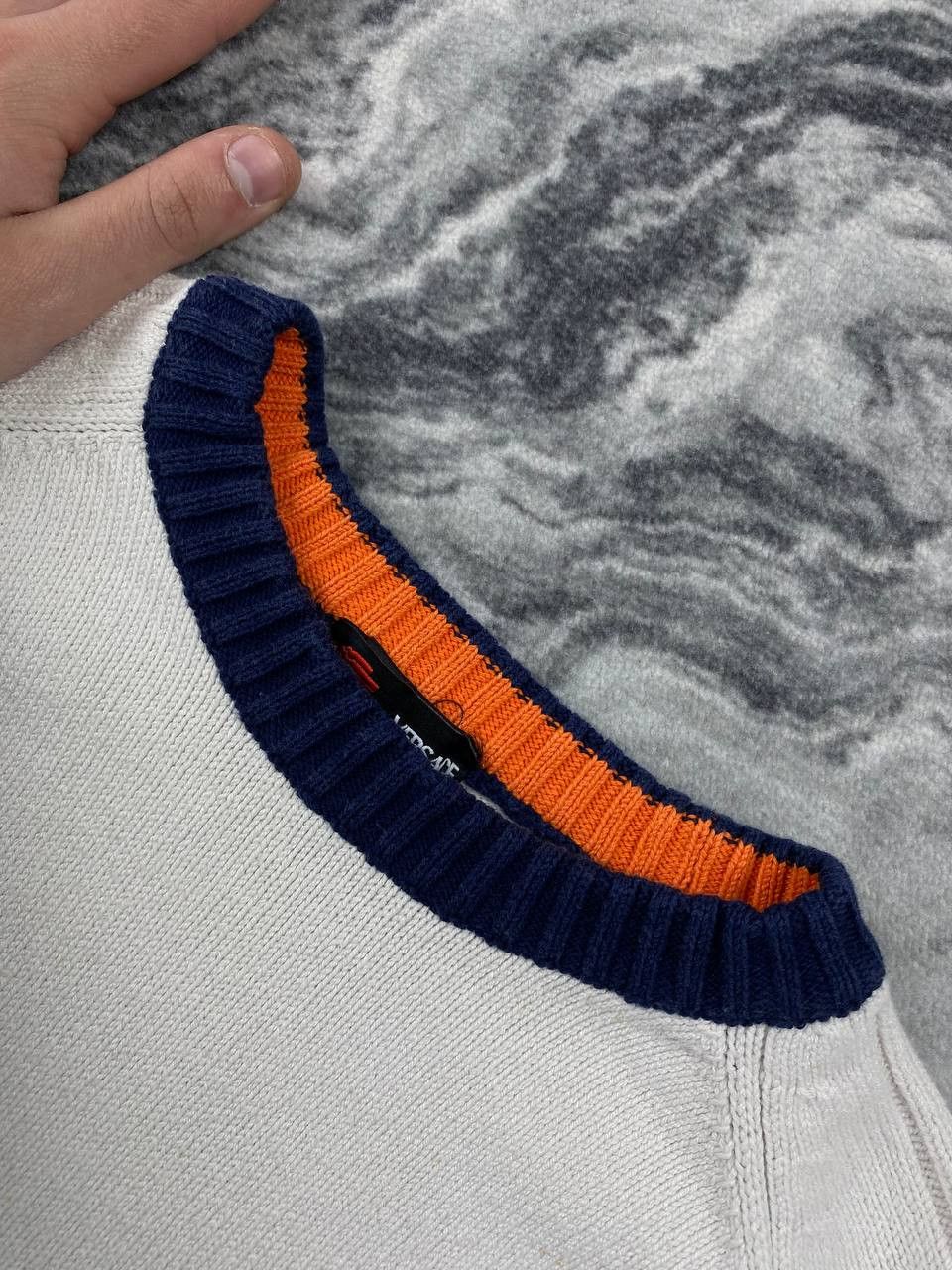 Versace Vintage Versace Sport Knit Sweater Big Logo Men Size M White Size US M / EU 48-50 / 2 - 11 Thumbnail