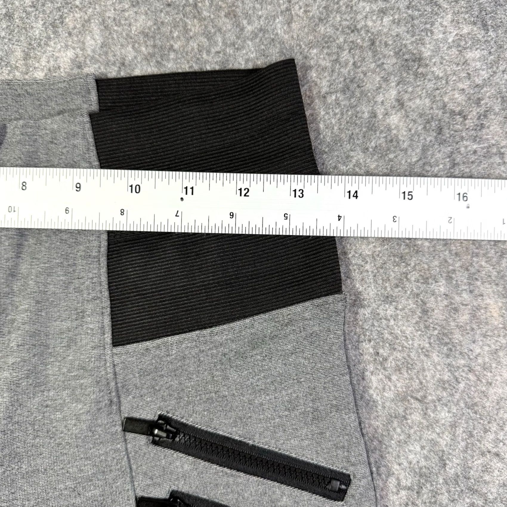 Guess GUESS Daisy Leggings Women's Large Gray Zipper NWT Cropped Activewear Casual Travel Style: Leggings Size 36" / US 14 / IT 50 - 7 Thumbnail
