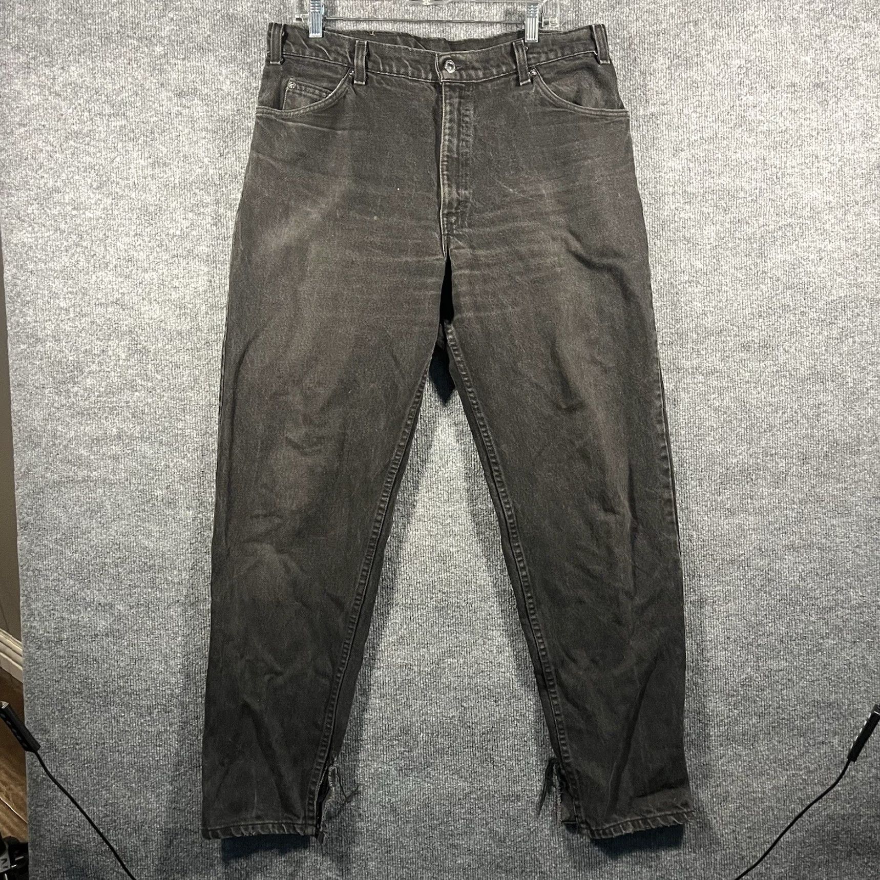 Levi's VINTAGE Levi's Jeans 550 Tapered 36x31 Regular Mens Black USA Denim Leather Logo Pocket Size US 36 / EU 52 - 2 Thumbnail