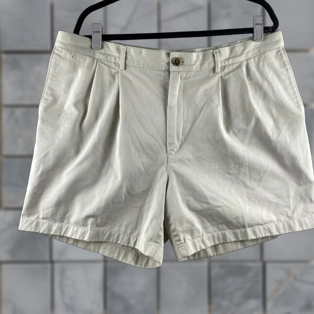 Lands' End Lands' End Shorts Mens 40 Beige Traditional Fit Chino Slash Pocket Pleated Front Size US 40 / EU 56 - 1 Thumbnail