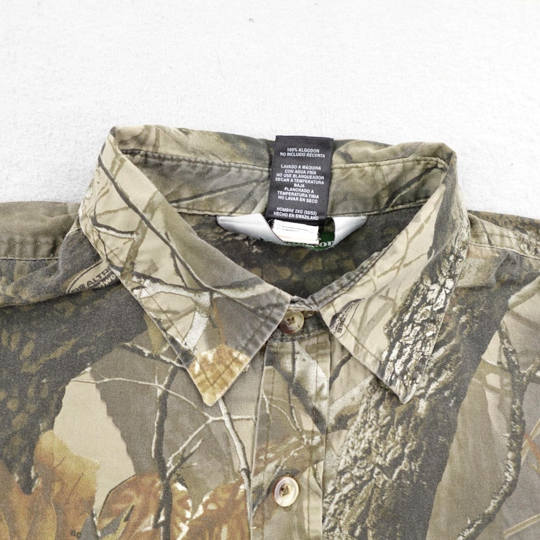 Realtree Remington Shirt Mens 2XL Brown Camo Realtree Hardwoods Button Up Hunting Outdoor Size US XXL / EU 58 / 5 - 2 Thumbnail