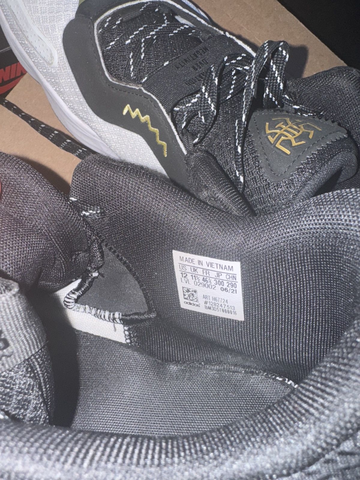 Adidas DON Issue 3 Size US 12 / EU 45 - 6 Thumbnail