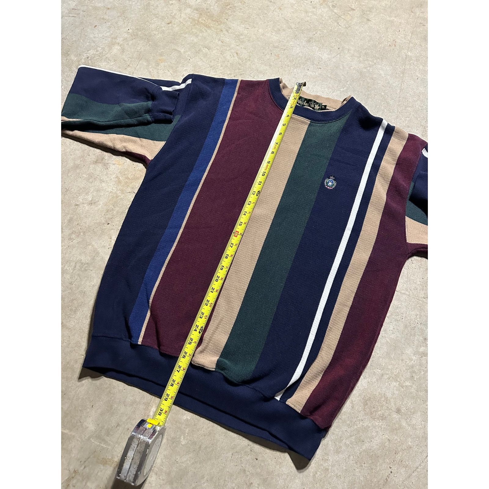 Vintage Vintage Knights of the Round Table Crest Striped Sweatshirt Size US L / EU 52-54 / 3 - 6 Thumbnail