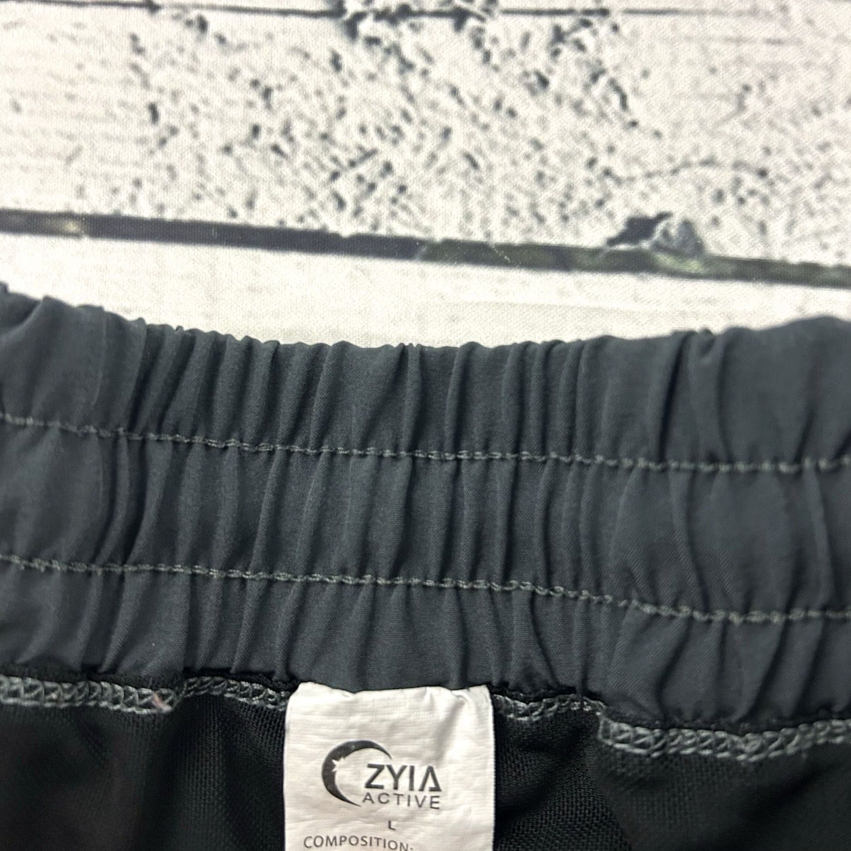 Vintage Zyia Active Athletic Shorts Women's L Gray Athletic Bottoms Womens Zyia Short Gray L Size 36" / US 14 / IT 50 - 3 Thumbnail