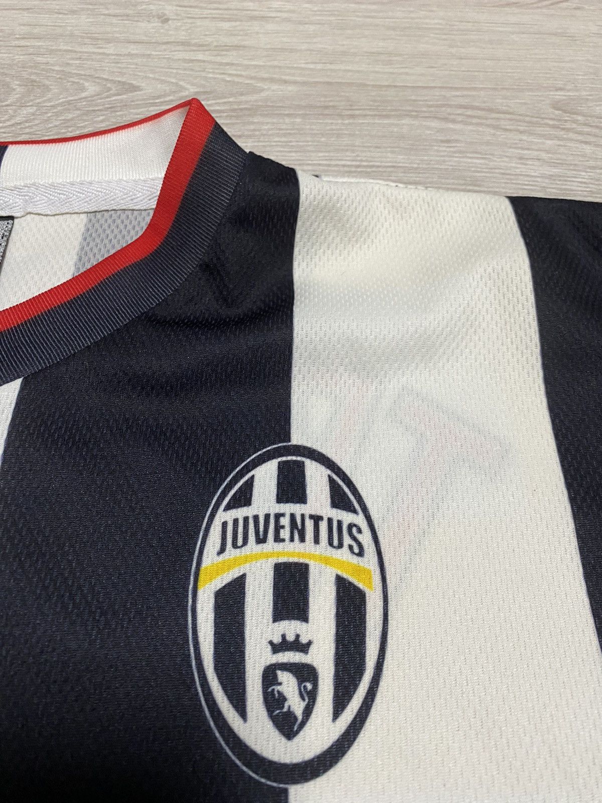 Vintage Vintage Jersry Juventus David Trezeguet #17 size M officiall Size US S / EU 44-46 / 1 - 7 Thumbnail