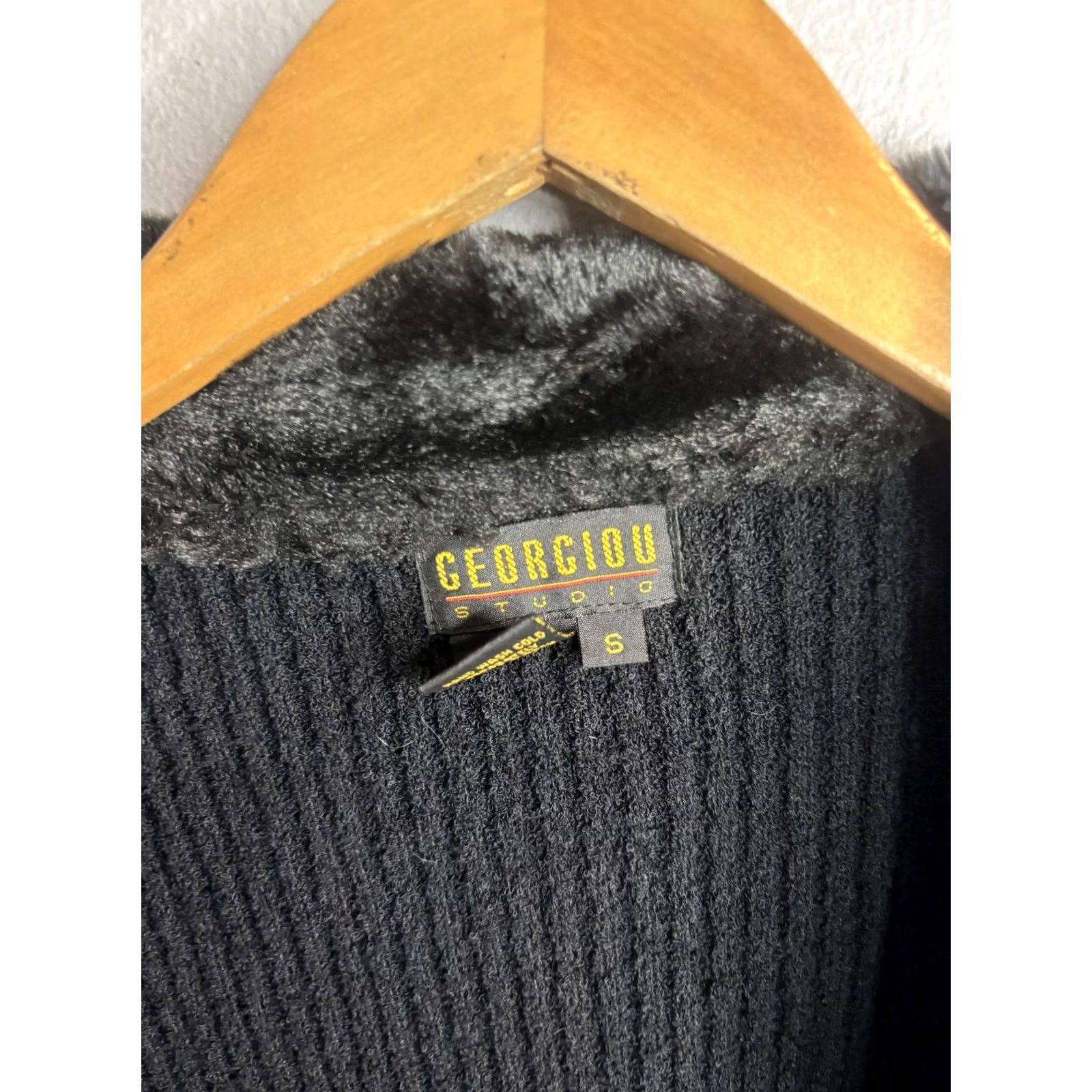Vintage VINTAGE Georgiou Studio Cardigan Sweater Womens Small Black Faux Fur Trim Longline VTG Size S / US 4 / IT 40 - 3 Thumbnail