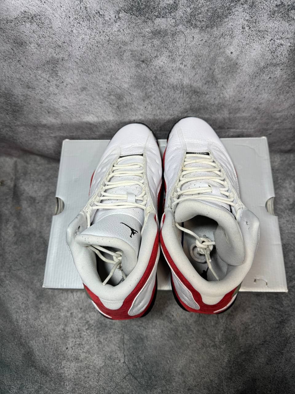 Jordan Brand Size 11 | Jordan 13 Chicago With Box | Pre-Owned Size US 11 / EU 44 - 6 Thumbnail