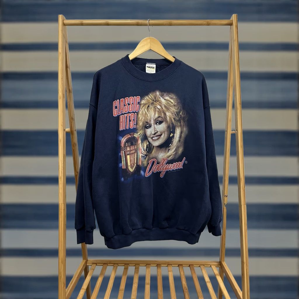 Tultex VTG Dolly Parton Classic Hits Dollywood Crewneck Sweatshirt 2XL Blue Men Pullover Sweatshirt RARE Size US XXL / EU 58 / 5 - 1 Thumbnail