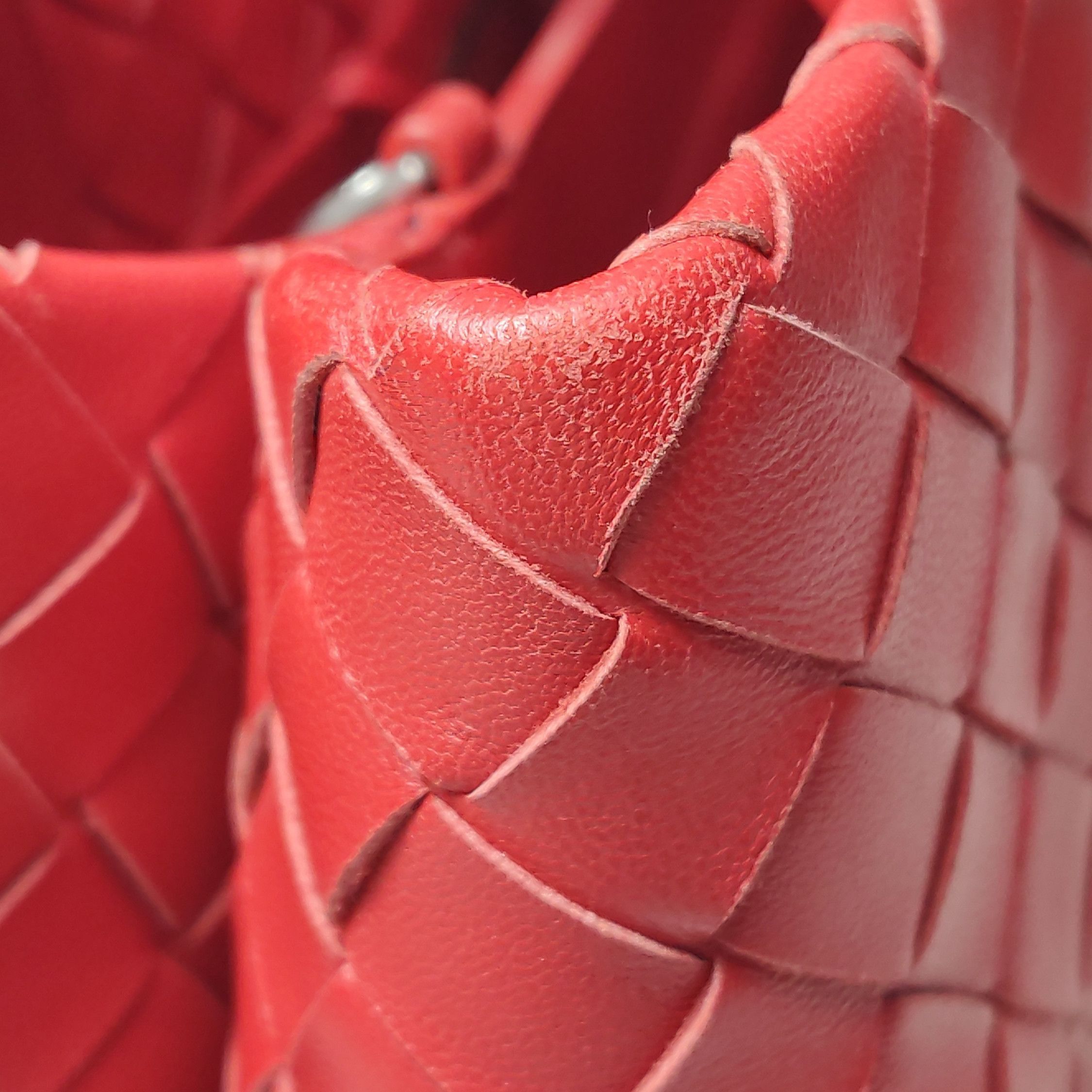 Bottega Veneta Bottega Veneta Red Intrecciato Shoulder Bag. Size ONE SIZE - 5 Thumbnail