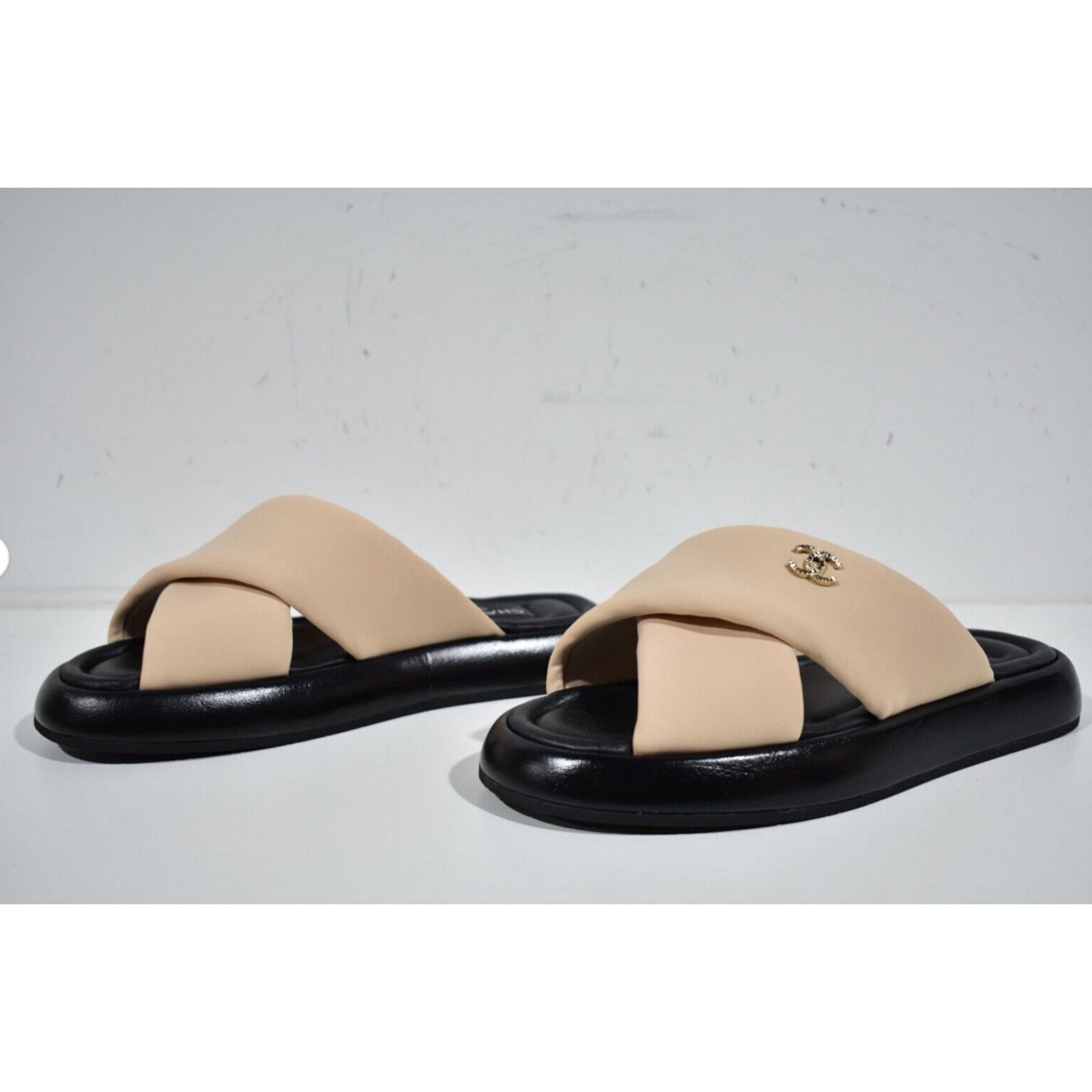 Chanel Chanel Beige Black Fabric Criss Cross Puffy CC Logo Slide Size US 12 / IT 42 - 10 Thumbnail