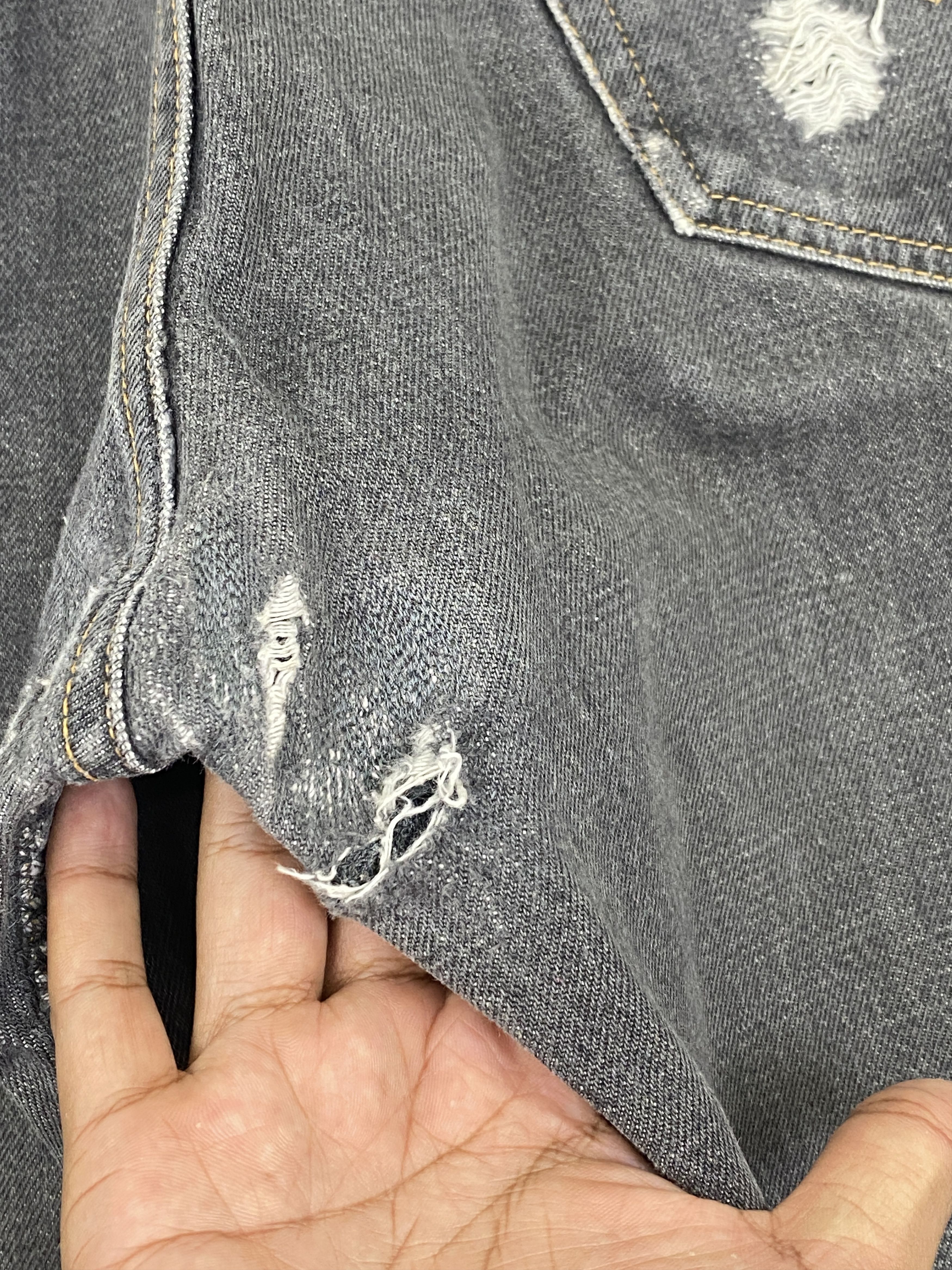 Levi's Vintage 90s Levis 501 Distressed Faded Black Jeans Size US 33 - 17 Thumbnail