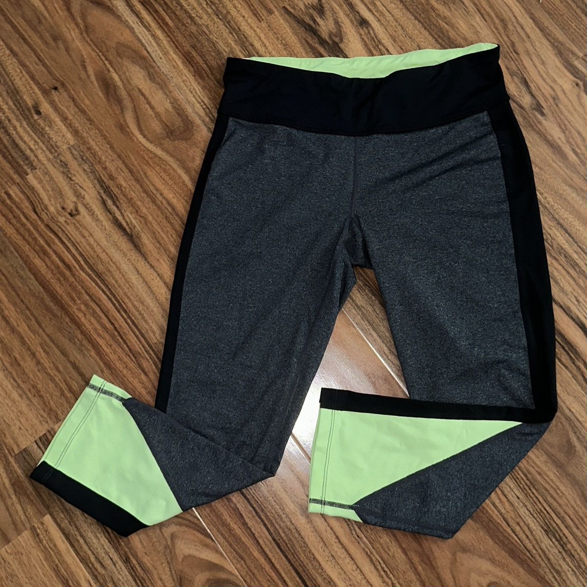 Calvin Klein Calvin Klein Leggings Size 27" / US 4 / IT 40 - 1 Thumbnail
