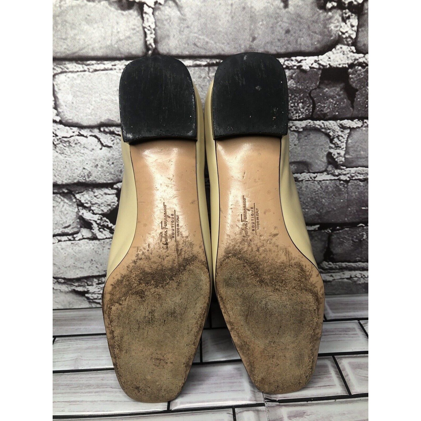 Salvatore Ferragamo Salvatore Ferragamo Marissa Nude Leather Black Cap Toe Pumps Size US 8.5 / IT 38.5 - 6 Thumbnail