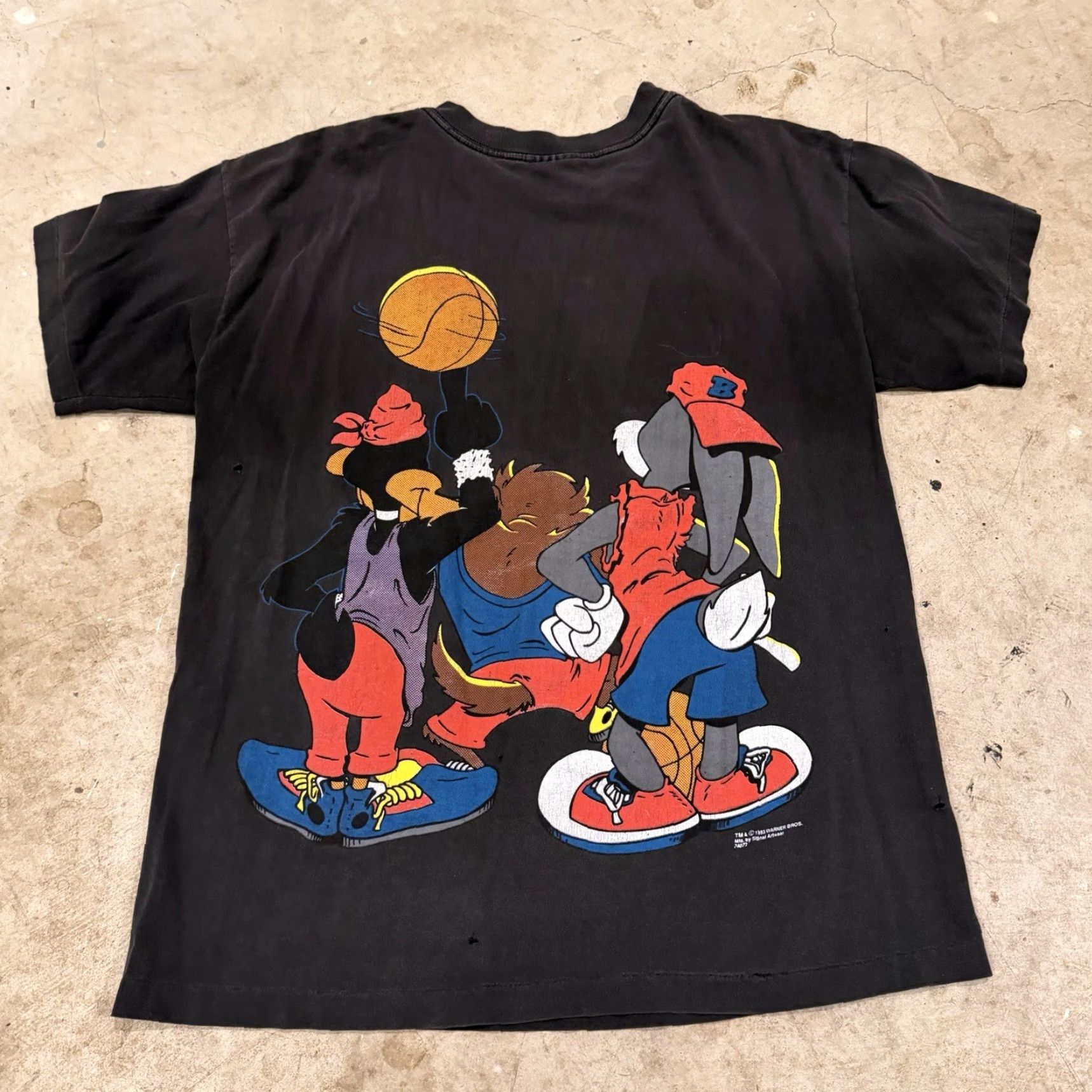 Vintage VINTAGE Looney Tunes Fab 3 T-shirt Large VTG 90s Basketball Taz Bugs Daffy Shirt Mens L Black 100% Cotton Graphic Tee" Size US L / EU 52-54 / 3 - 2 Thumbnail