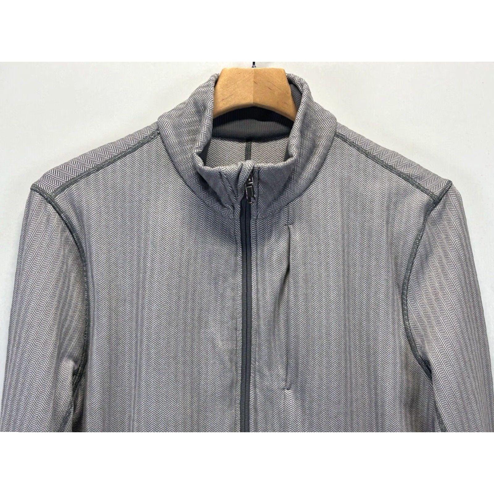 Lululemon Lululemon Textured Tech Bomber Jacket Sz Medium Men’s Grey Herringbone Full Zip Size US M / EU 48-50 / 2 - 2 Thumbnail