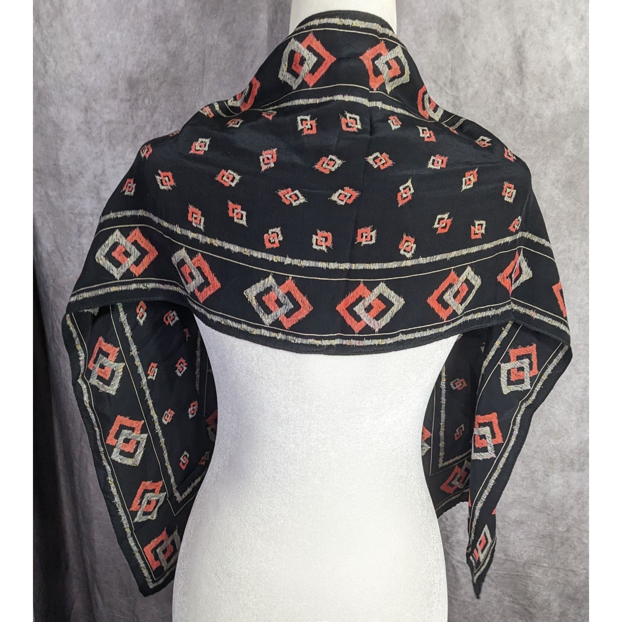 Other Franck Olivier Paris Vintage Black Scarf With Geometric Patt Size ONE SIZE - 7 Thumbnail