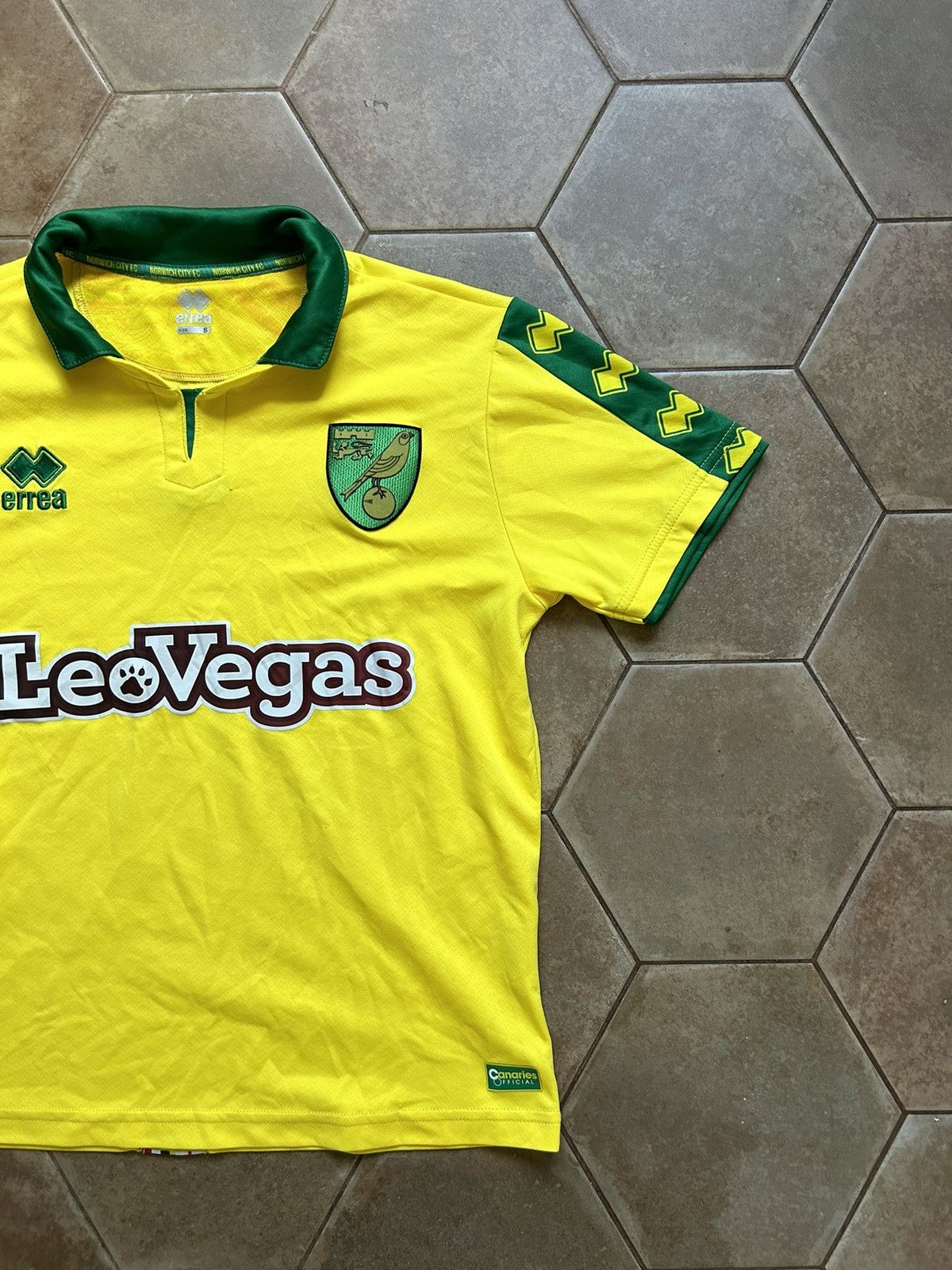 Vintage VINTAGE NORWICH CITY ENGLAND SOCCER JERSEY Size US S / EU 44-46 / 1 - 3 Thumbnail