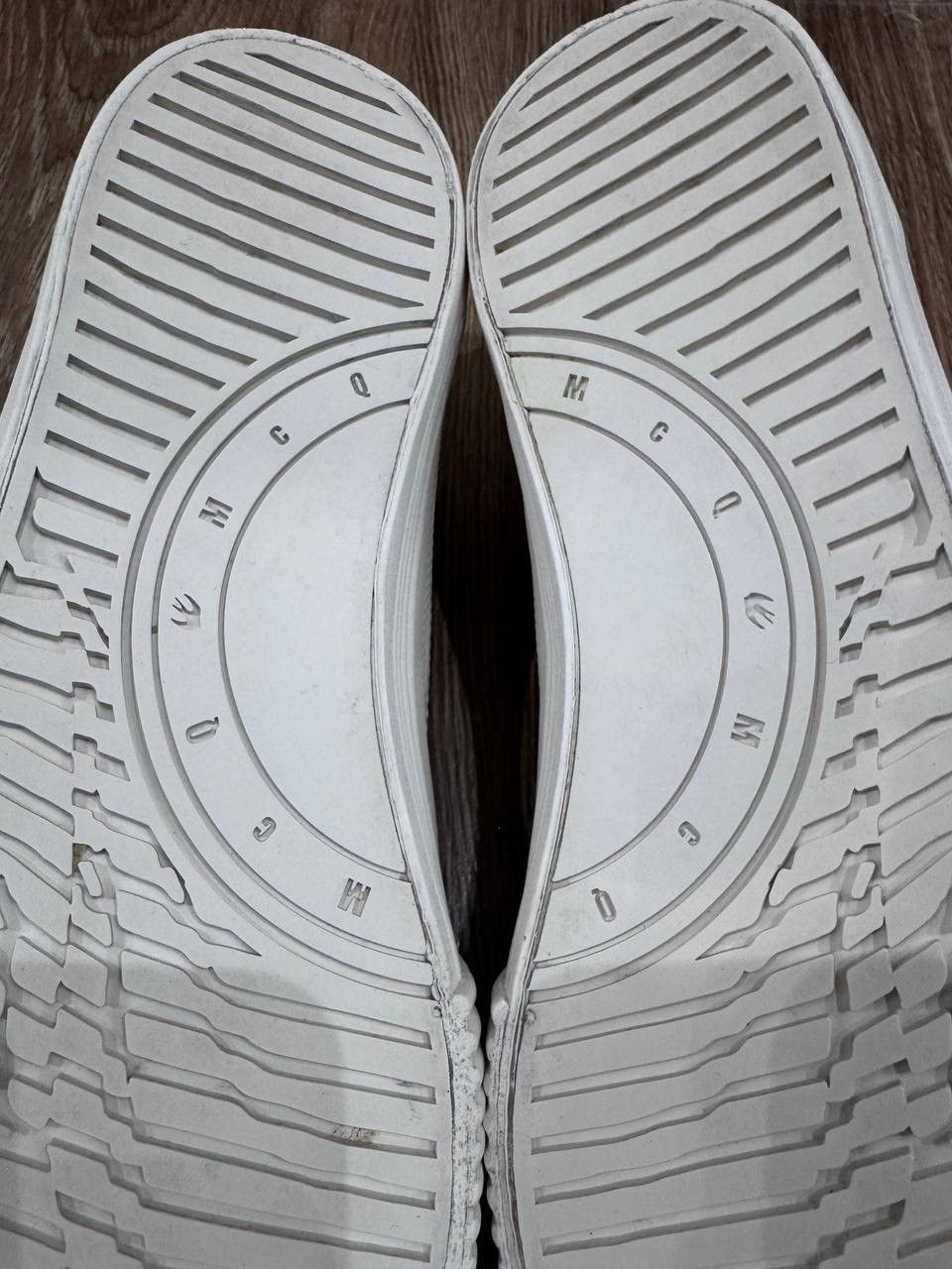 McQ Alexander McQueen McQ Alexander McQueen Men Swallow Plimsoll Sneakers Shoes Size US 10 / EU 43 - 18 Thumbnail
