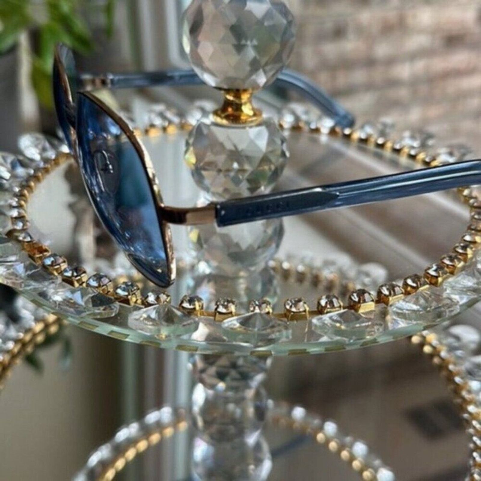 Gucci Gucci Gold Frame Blue Lenses Authentic Sunglasses Size ONE SIZE - 3 Thumbnail