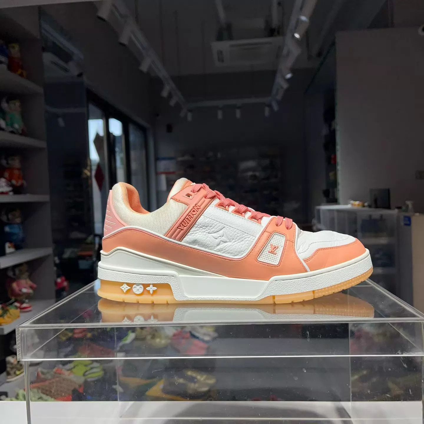 Louis Vuitton LV Trainer Peach 41.5 Near New Size US 8.5 / EU 41-42 - 3 Thumbnail