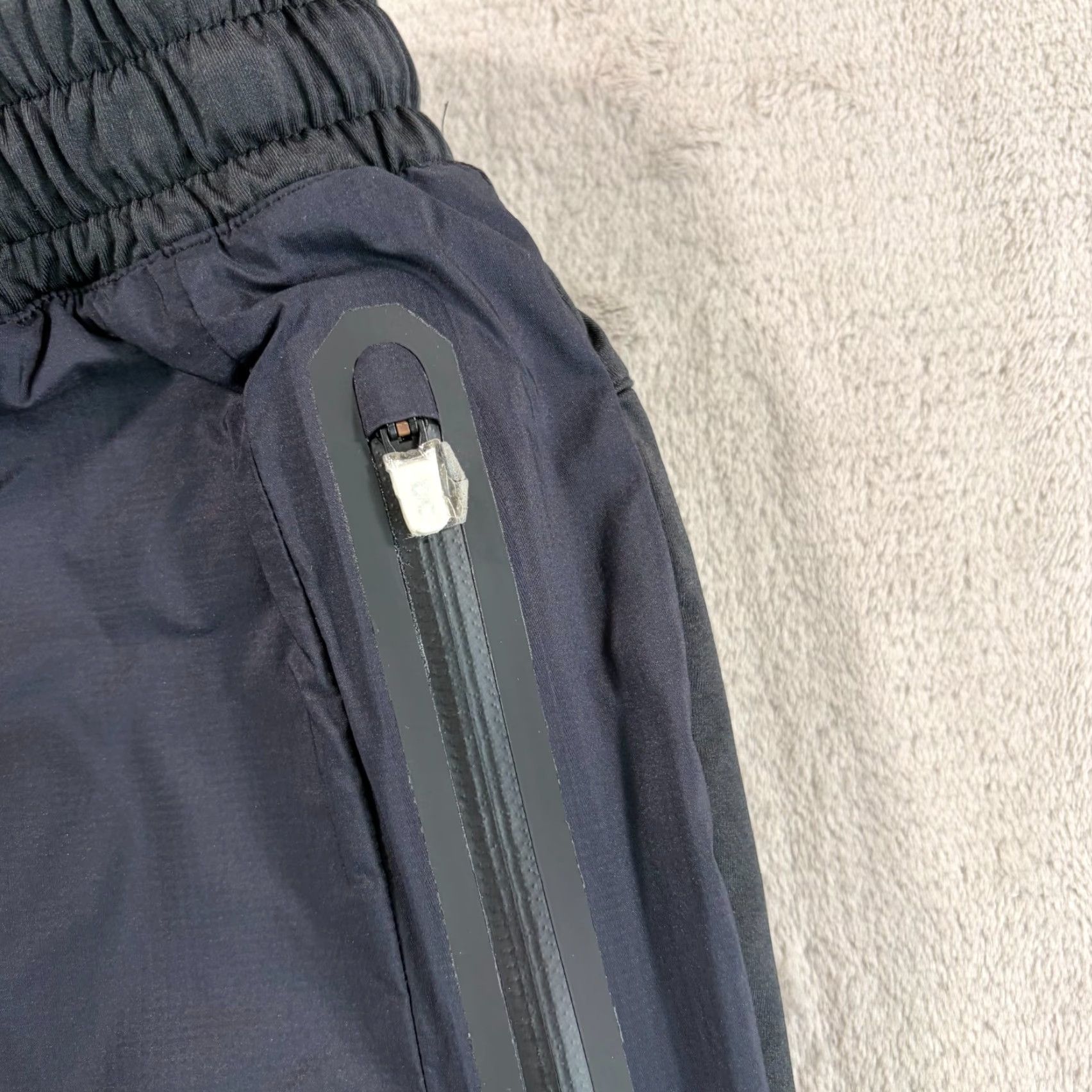 Vintage On Cloud Jogger Pants Black Women M Athletic Tapered Zip Pockets Reflective Windproof Wind Resistant Easy Care Size 32" / US 10 / IT 46 - 5 Thumbnail