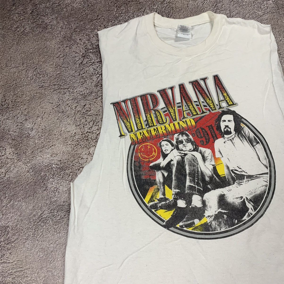 Vintage Vintage 90s Nirvana Band Tee Sun Faded Graphic Grunge Boxy L Size US L / EU 52-54 / 3 - 3 Thumbnail
