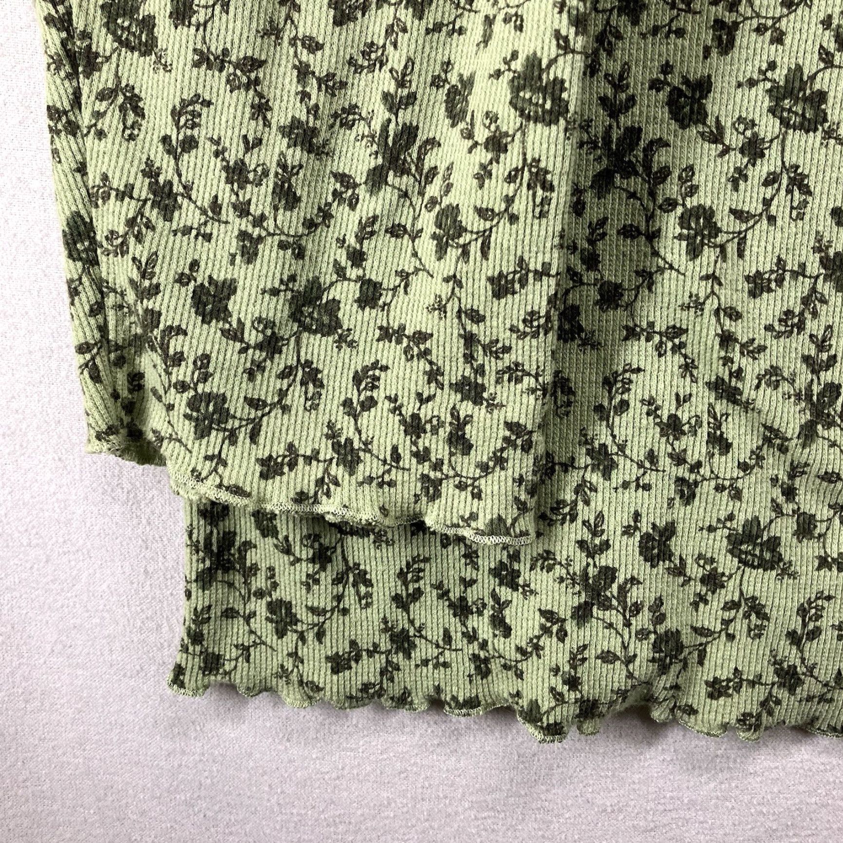 VIBE Women's Henley Top 22-24W Floral Print Relaxed Fit V-Neck Long Sleeve Pullover Button Knit Green 70s 80s Bohemian Fairy Classic Casual Womens Size 3XL / US 20-22 - 5 Thumbnail