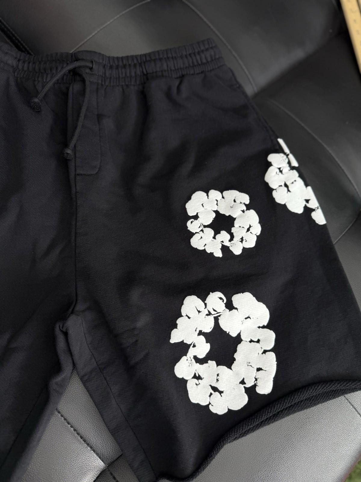 DENIM TEARS Denim Tears Cotton Wreath Shorts Black BRAND NEW 2025 (XL) Size US 36 / EU 52 - 4 Thumbnail
