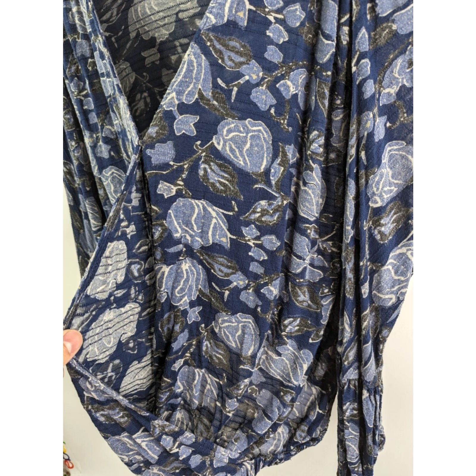 Lucky Brand Lucky Brand Blouse Shirt Long Sleeve Floral V-Neck Juliet Sleeve Regular Size L Blue Womens Size L / US 10 / IT 46 - 2 Thumbnail