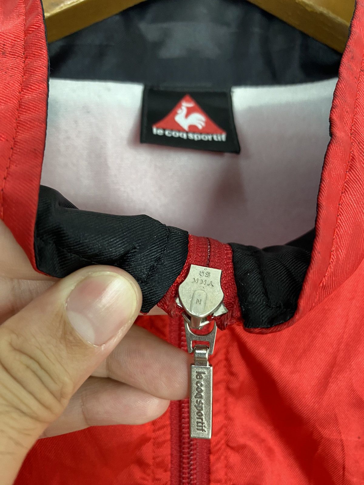 Le Coq Sportif Rare Le Coq Sportif Nagoya Grampus Eight Big Logo Windbreker Size US L / EU 52-54 / 3 - 6 Thumbnail