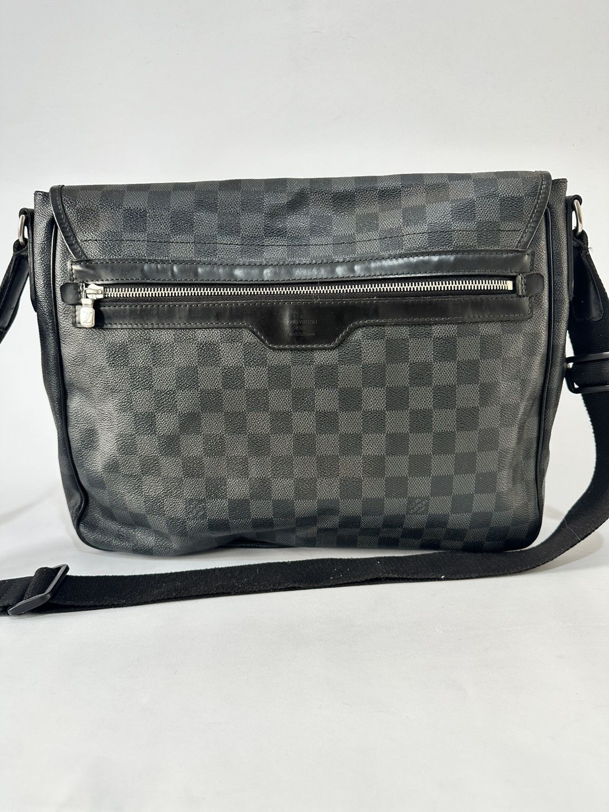 Louis Vuitton Louis Vuitton Damier Graphite Canvas Daniel MM Messenger Bag Size ONE SIZE - 3 Thumbnail