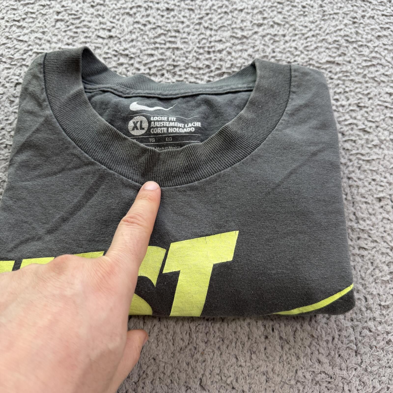 Nike Nike Just Do It T Shirt XL Gray Neon Swoosh Graphic Loose Size US XL / EU 56 / 4 - 6 Thumbnail