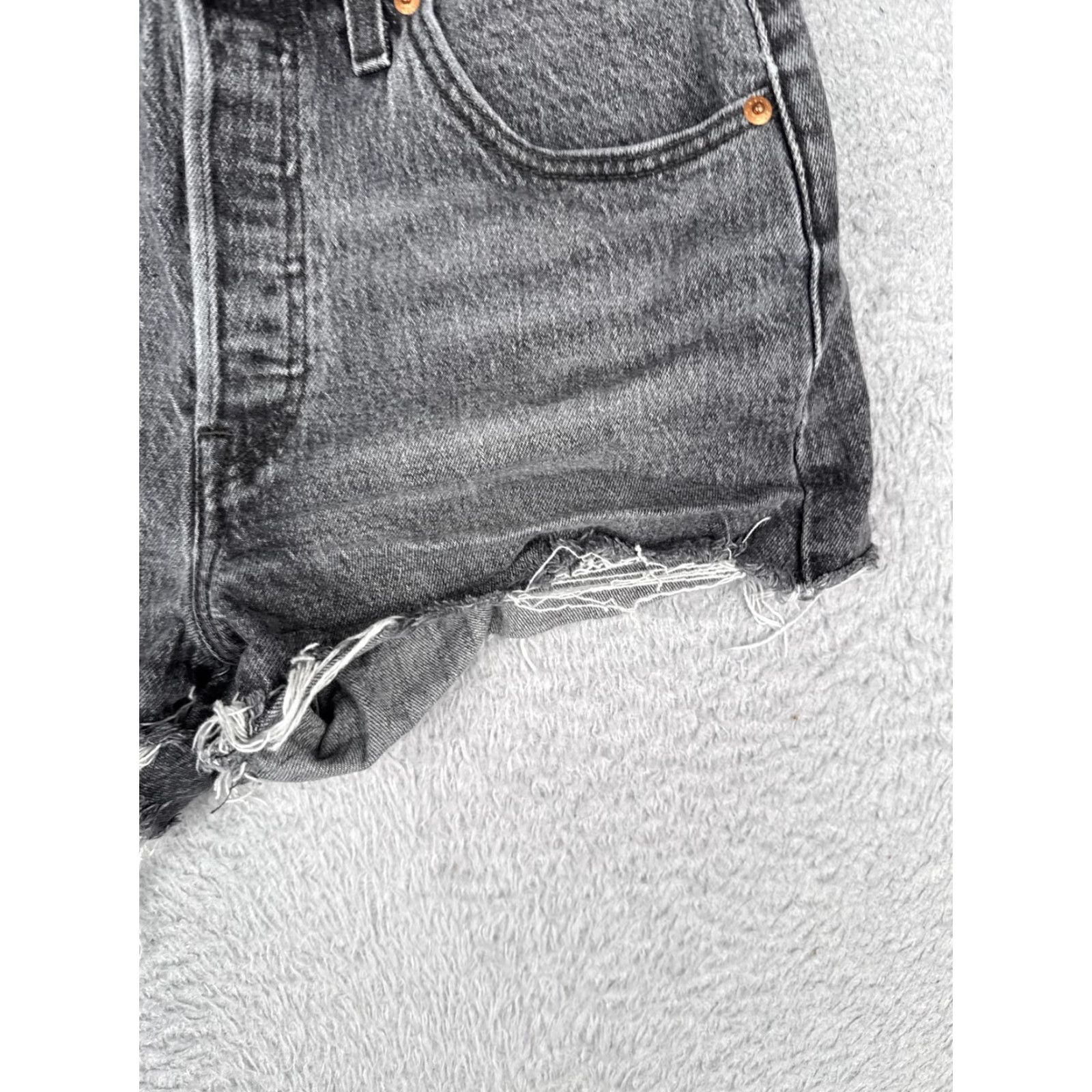 Levi's Levis Shorts Womens 28 Black Gray High Rise Denim Cutoff Button Fly Fray Hem Size 28" / US 6 / IT 42 - 2 Thumbnail