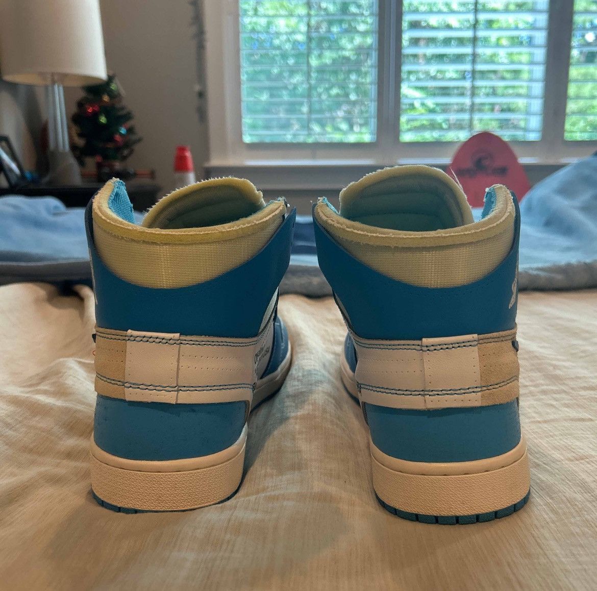 Jordan Brand × Off-White Air Jordan 1 UNC Off White Size US 12 / EU 45 - 5 Thumbnail
