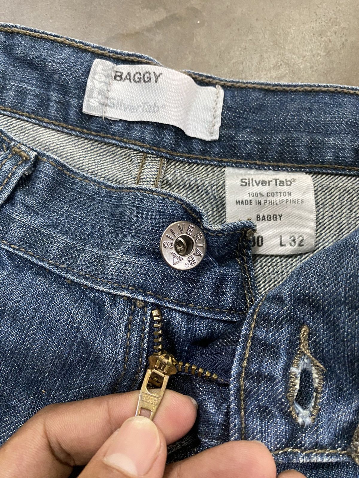 Levi's Vintage Levi's Silver Tab Baggy Jeans @270 Size US 31 - 14 Thumbnail