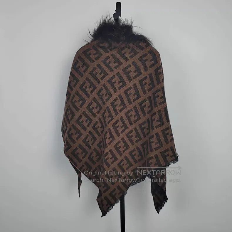Fendi Fendi Brown Monogrammed Fur Shawl Size ONE SIZE - 2 Thumbnail