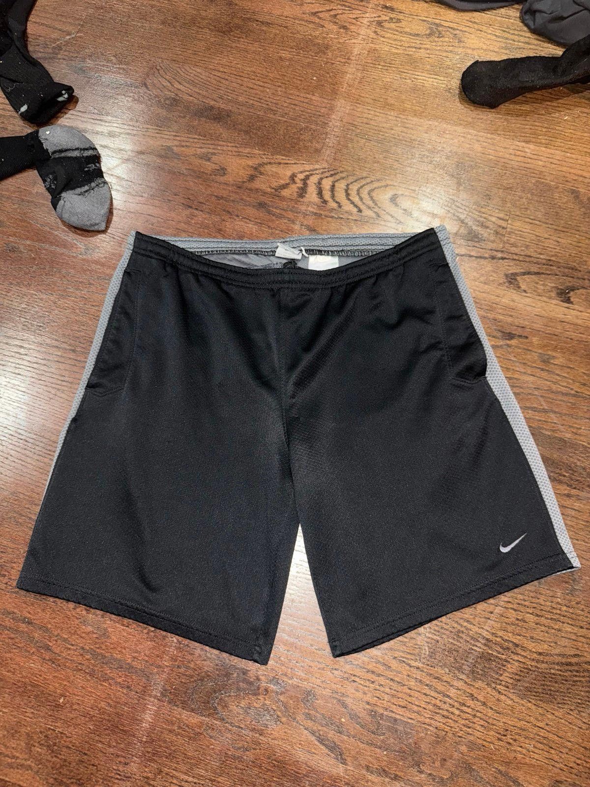 Nike VTG Y2K Nike Sphere Knit Athletic Shorts Rare ACG Sz M Size US 32 / EU 48 - 2 Thumbnail