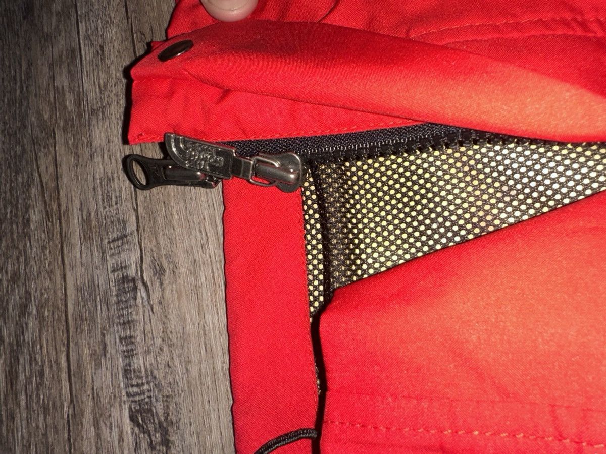 The North Face The North Face Red Hooded Adjustable Jacket Men's Gor-Tex Size US L / EU 52-54 / 3 - 5 Thumbnail