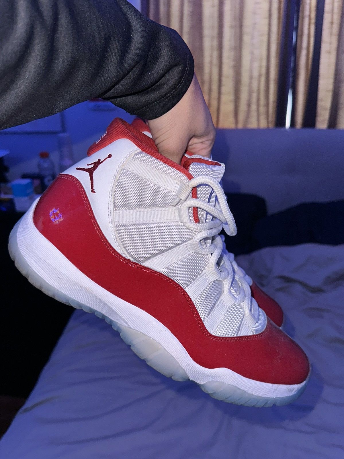 NIKE AIR JORDAN 11 RETRO “CHERRY” SIZE 12