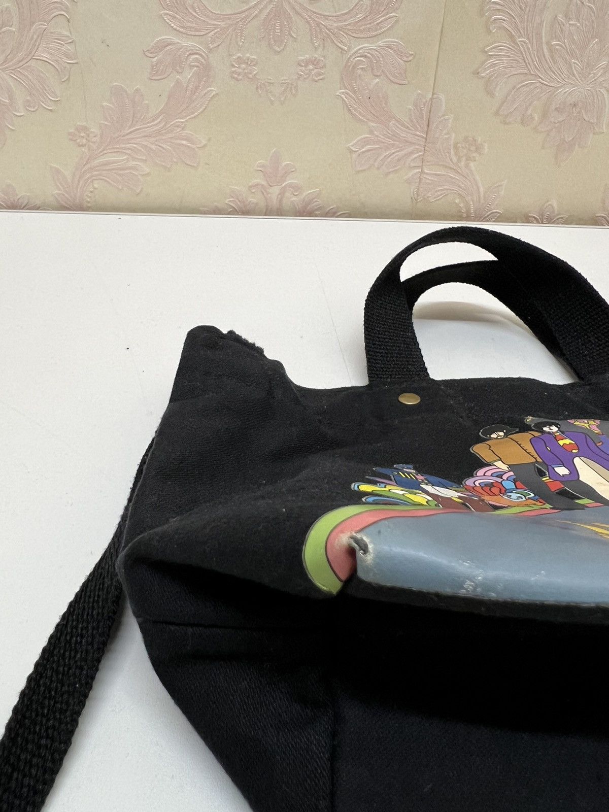 Band Tees × Japanese Brand Japanese Brand Niko and … X The Beatles Sling Bag Size ONE SIZE - 6 Thumbnail