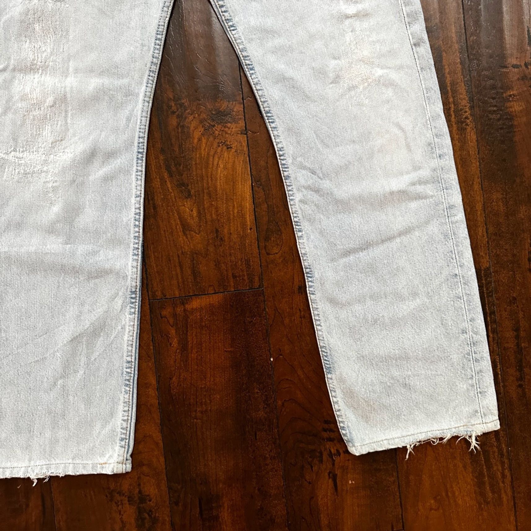 Levi's VTG Levi's 501 Jeans Button Fly 31x32 Light Wash 90s Blue Denim Men Jeans Mens yaş? Cannot include. Size US 31 - 3 Thumbnail