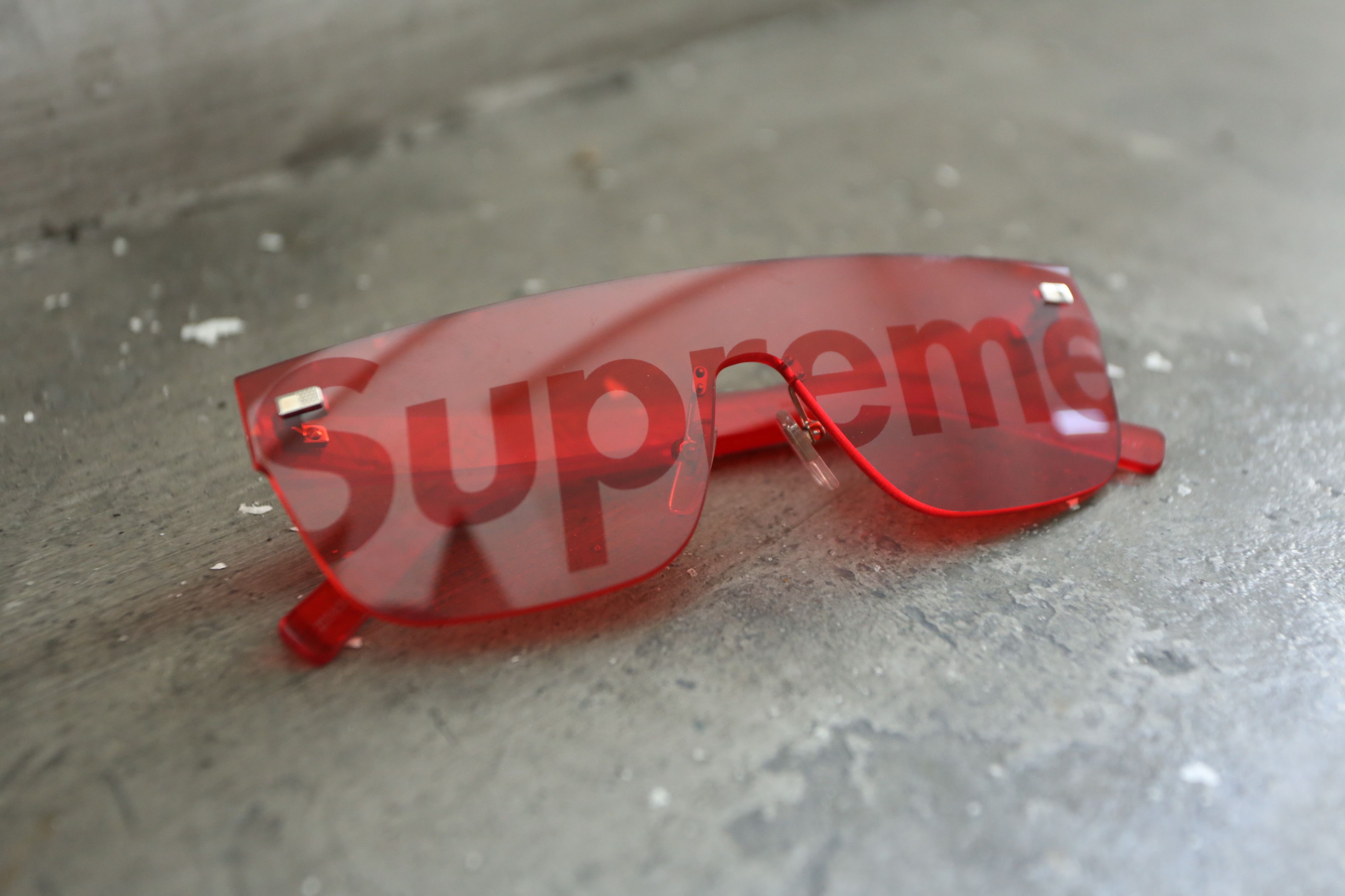 Supreme Supreme Stretch Sunglasses Iridescent Purple | Grailed