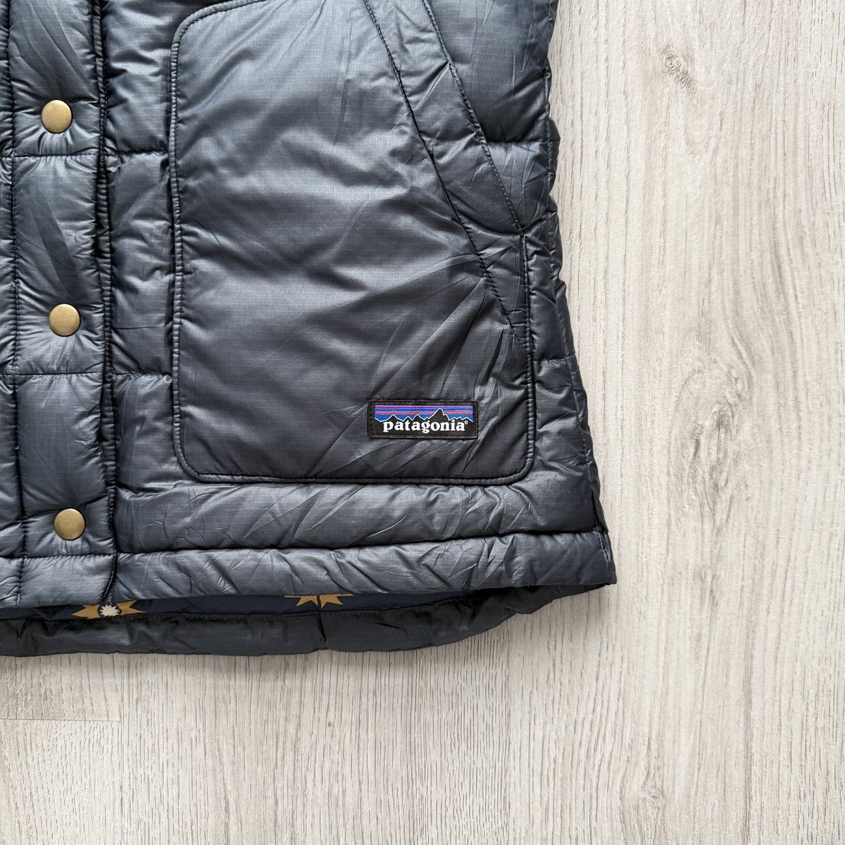 Patagonia Patagonia Women’s Bivy Hooded Down Vest Fall 2021 Size S / US 4 / IT 40 - 3 Thumbnail