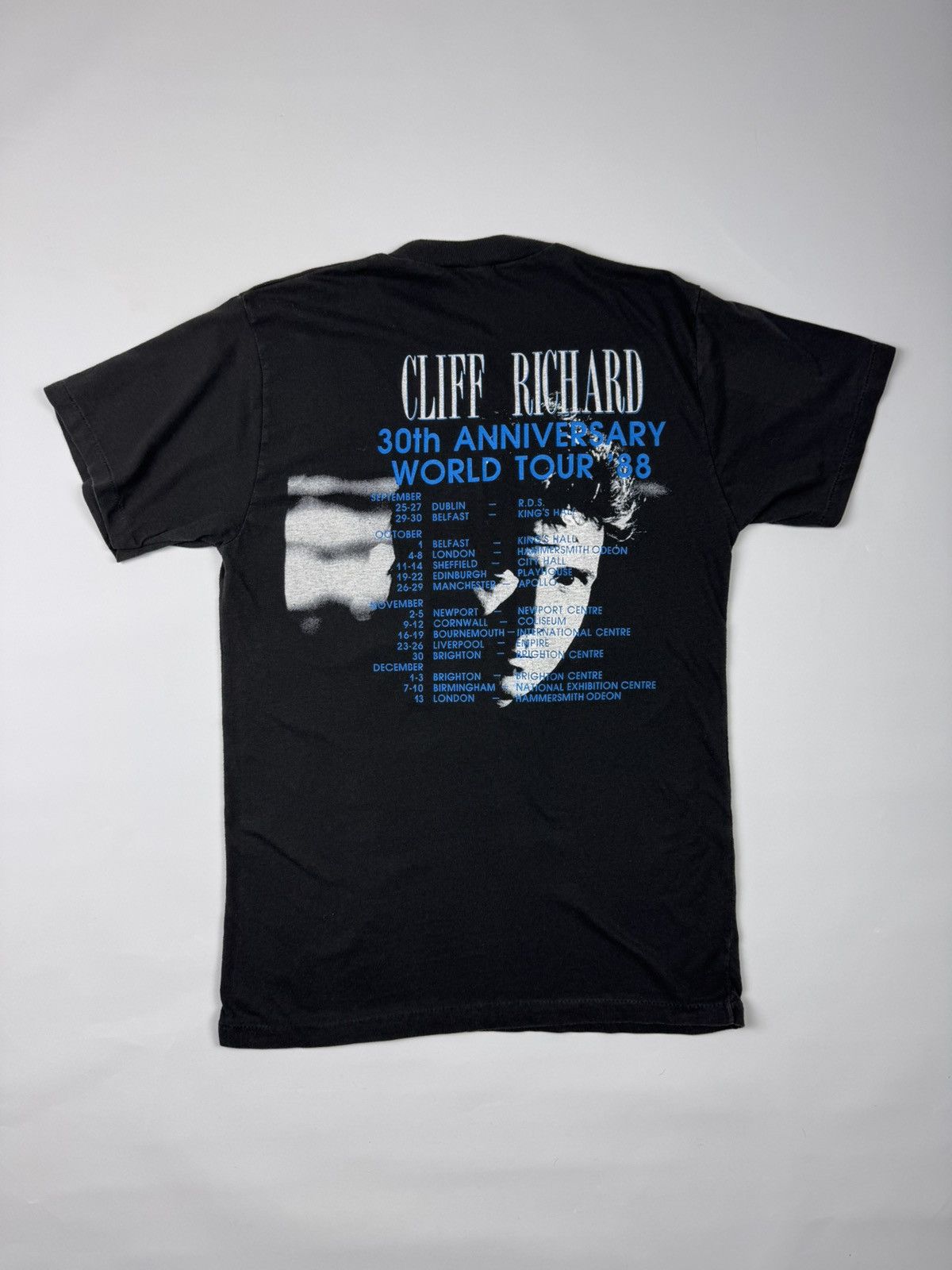Vintage Cliff richard 90’ 80’ 30th world tour Size US S / EU 44-46 / 1 - 3 Thumbnail