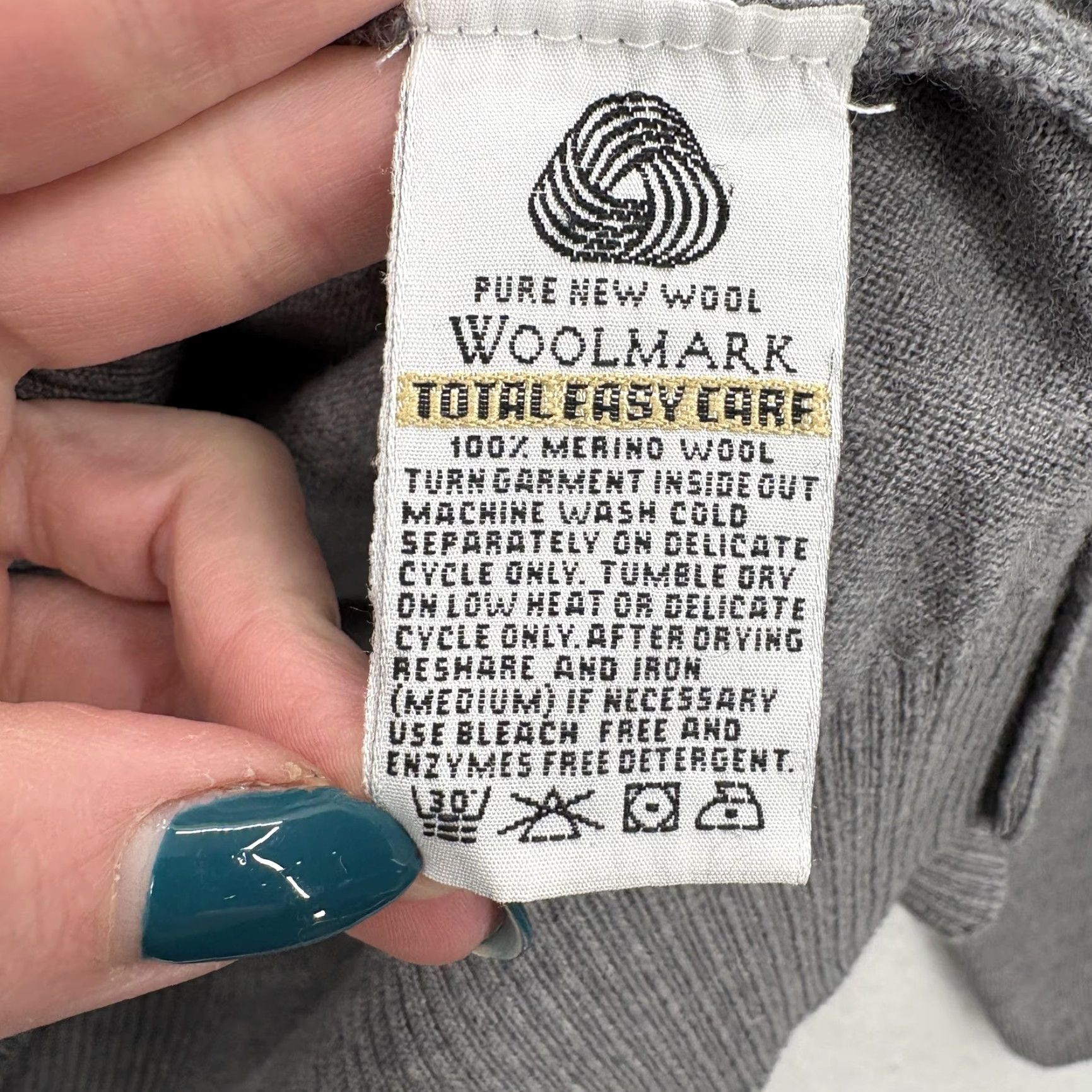 Talbots Talbots Sweater Womens Large Gray 100% Merino Wool V-Neck Knit Pullover Italy Size L / US 10 / IT 46 - 5 Thumbnail
