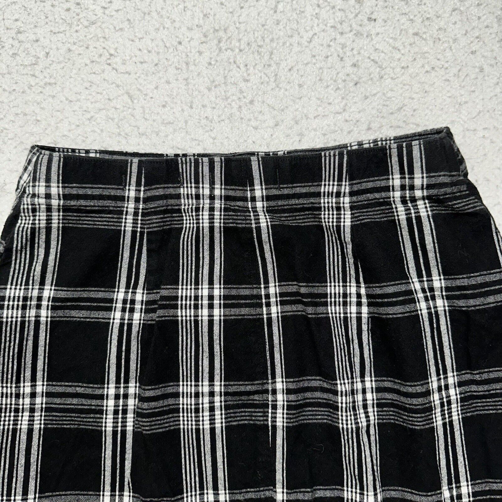 Hollister Hollister Small High Rise Black White Plaid Mini Skirt Size 28" / US 6 / IT 42 - 9 Thumbnail