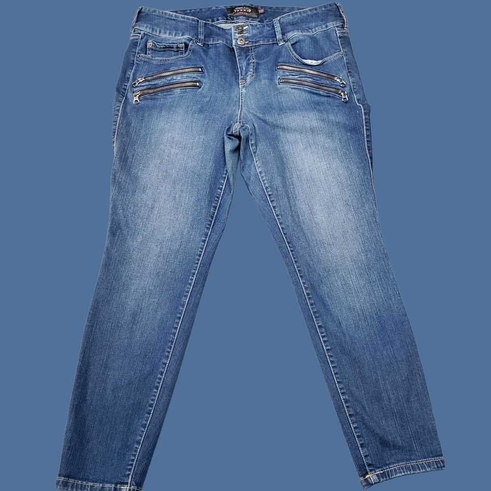 Torrid Torrid Jeans Womens 18 R Blue Jegging 34x27 3 Button Denim Double Zipper Shirt? Size 40" / US 18 - 1 Thumbnail