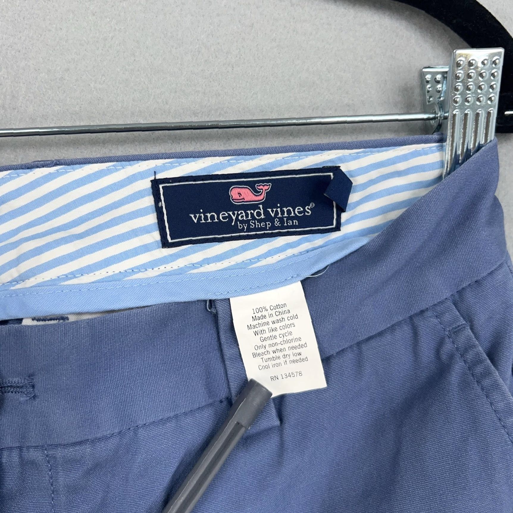 Vineyard Vines Vineyard Vines Pants Mens 30x30 Blue Chino Flat Front Casual Preppy Golf Slacks Mens Pants Blue Chino Flat Front Slacks Regular 30 Inseam 30 Size US 30 / EU 46 - 4 Thumbnail