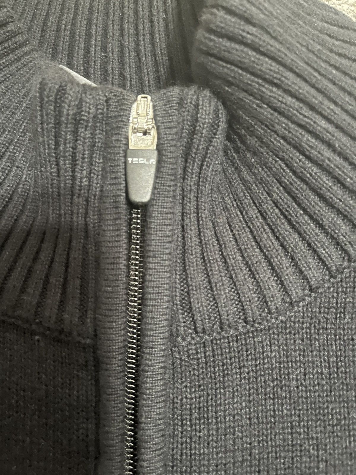 Other Tesla size large Size US L / EU 52-54 / 3 - 4 Thumbnail