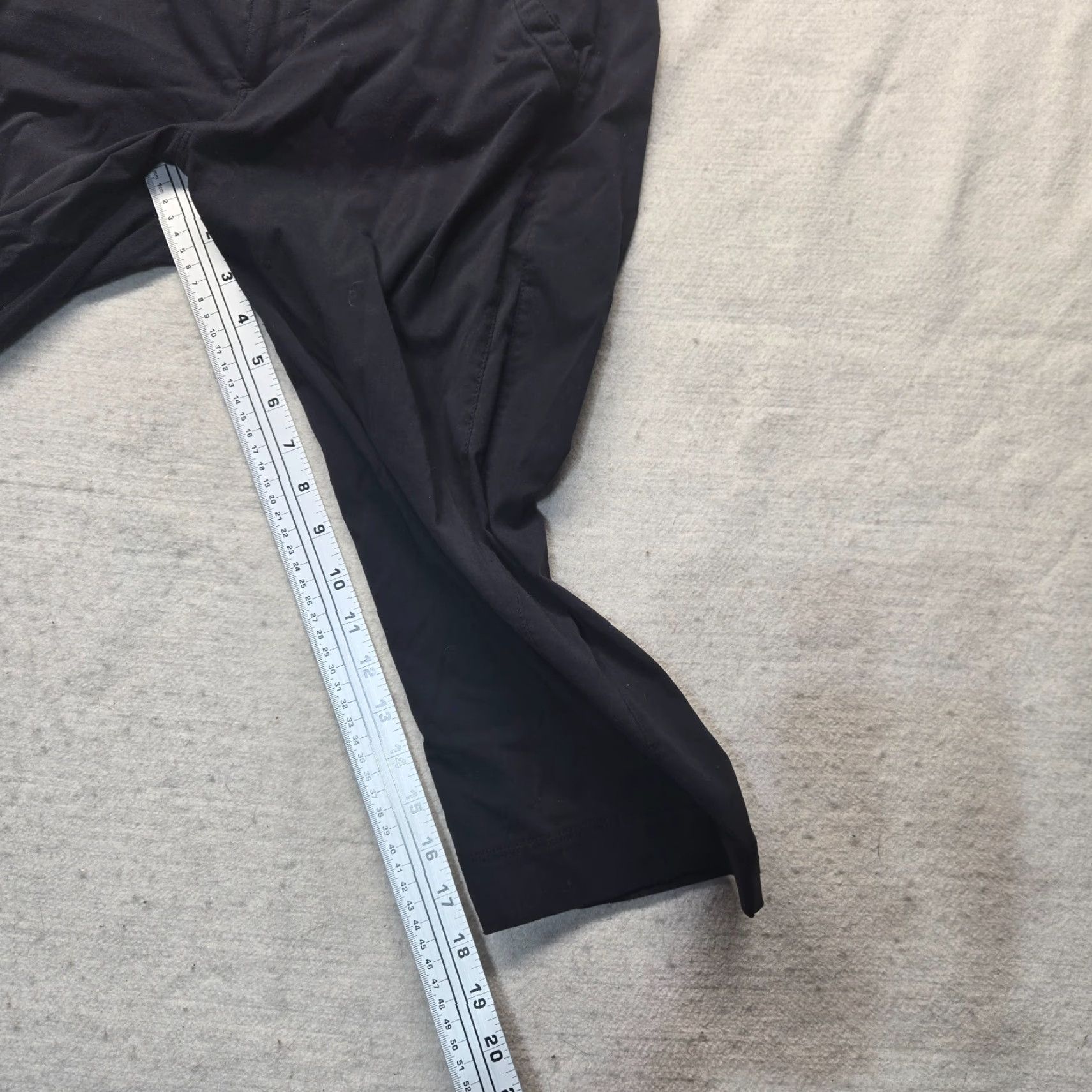 Vintage Columbia Omni Shield Crop Capri Pants Black Hiking Outdoors Adult Women's 6 Pants White? Size 28" / US 6 / IT 42 - 6 Thumbnail